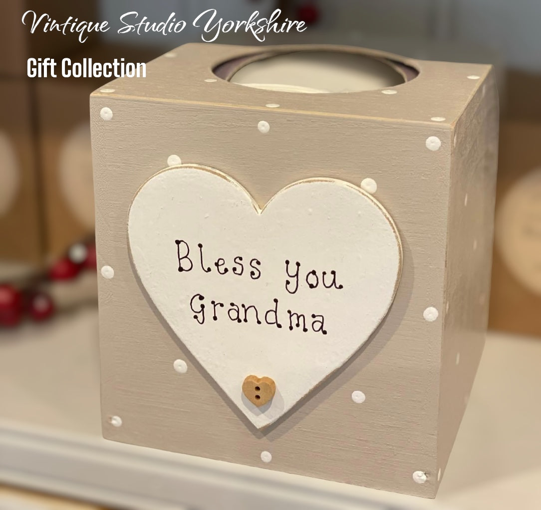 Personalised spotty wooden tissue box with heart.