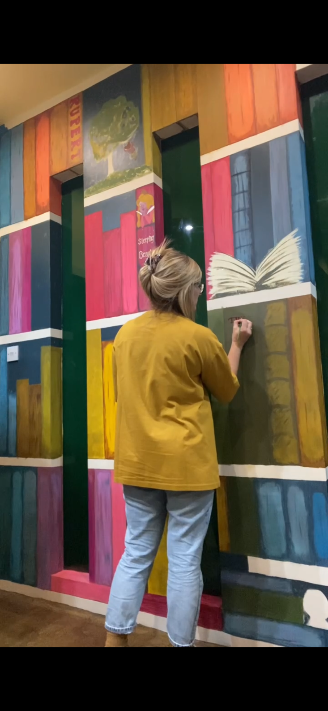 Custom Hand-Painted Wall Murals | Bespoke Mural Art for Homes & Businesses